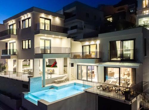 Moca Villa | Elegant Villa Retreat with Pool, Jacuzzi & Ocean Views