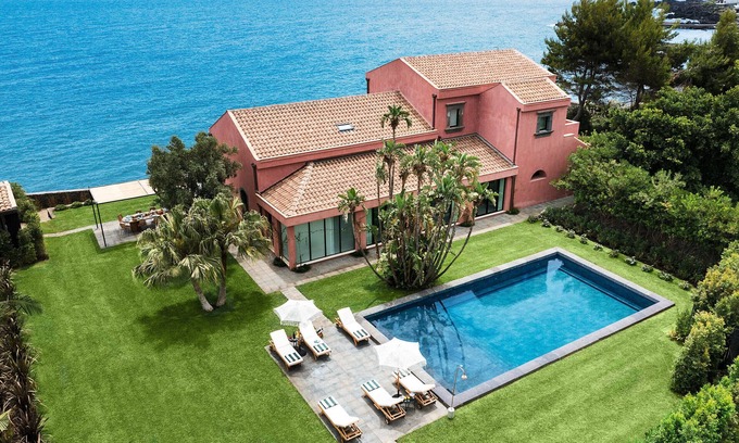Pozzillo Villa | Luxury villa with pool and direct access to the sea, Pozzillo