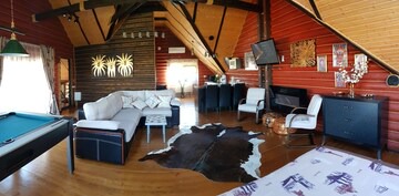 Chernovtsy Villa | Luxury Villa with Pool and Sauna