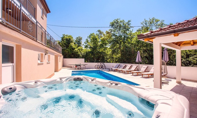 Runovici Villa | Exclusive Villa Retreat with Private Heated Pool & Spa