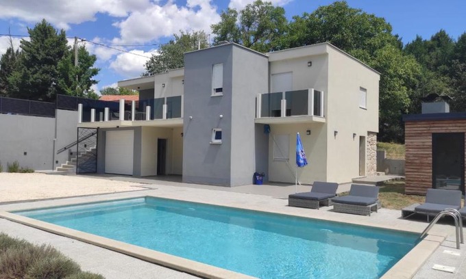 Ruzic Villa | Premier Villa with Pool - 4-Star Guest Rated Experience