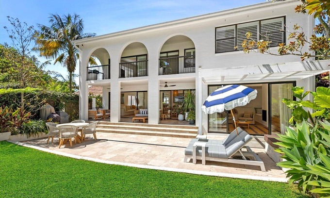 Mosman House | Discover Balmoral Luxe Escape: Steps from the Beach!