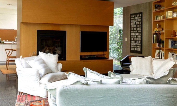 Malvern House | Experience Ethel St: Pet-Friendly with Parking & Spa