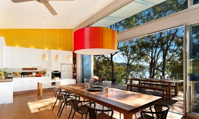 Pretty Beach House | Relax at The Canopy at Pretty Beach with Spa & Breakfast