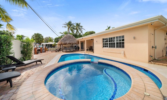 Pompano Isles House | Waterfront Retreat with Heated Pool & Jacuzzi – Guest Rated 9.8