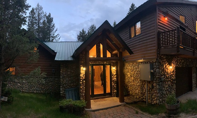 Island Park Cabin | Waterfront Cabin Retreat with Private Bay and Dock