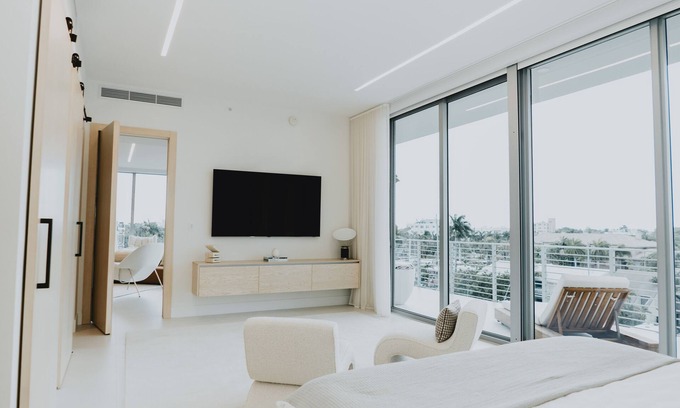 Nurmi Isles Apartment | Elegant Waterfront Penthouse with Family & Pet-Friendly Amenities