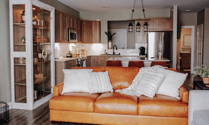 Schofield Apartment | Waterfront 2BR King Suite - Rated 10/10 for Family Stays