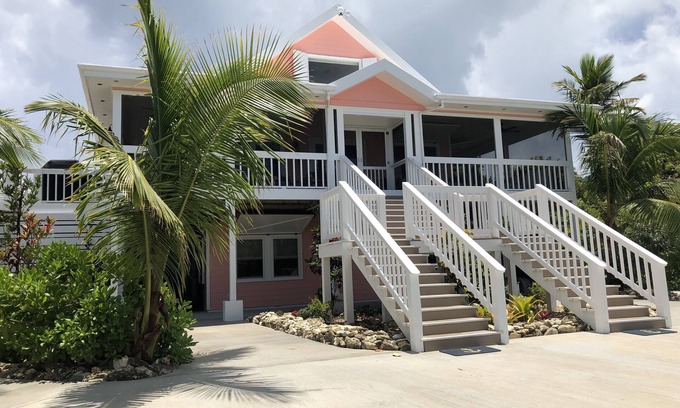 Lubbers Quarters Cay House | Waterfront Junkanoo Villa with Private Dock & Pool