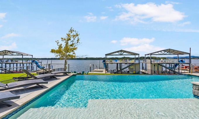 Kingsland House | Delightful Waterfront Retreat with Pool and Boat Slips