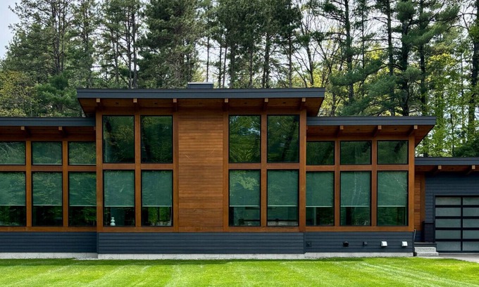 North Conway House | Elegant White Mountain Villa at Cranmore with Pool Access