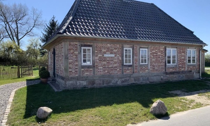 Rabenholz House | Eco-Friendly Retreat with Private Garden and Spa Amenities