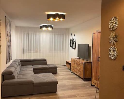 Stadtmitte Apartment | Chic Apartment in Central Düsseldorf - Family-Friendly Escape
