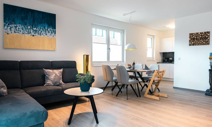 Region Hannover District Apartment | Pet-Friendly Apartment A with Ocean & Lake Views - 10/10 Rating