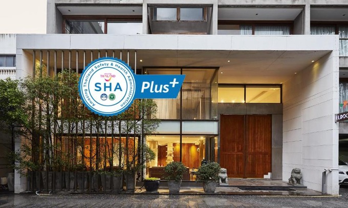 Chidlom Hotel | Discover LUXX Langsuan Hotel - SHA Plus with Pool & Breakfast