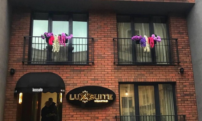 Osmanbey House | Welcoming Luxx Suite: Family-Friendly with Breakfast Included