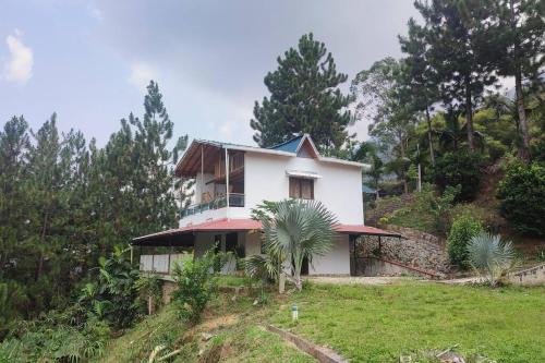 Cocorna House | Escape to Luz de Luna - Family-Friendly Finca with Views
