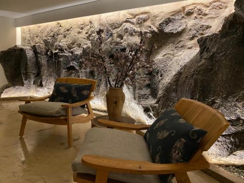 Angra do Heroismo Apartment | Family-Friendly Retreat at LUZZ me - Casas de Santa Bárbara