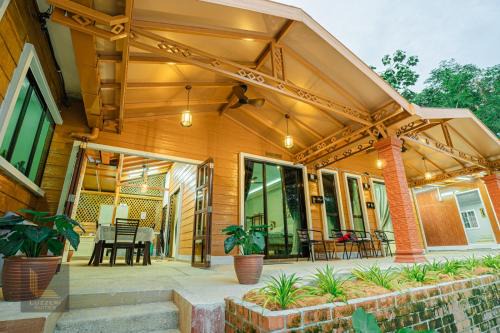 Hulu Langat House | Luzzeri Legasi Zeeman Hulu Langat Guesthouse