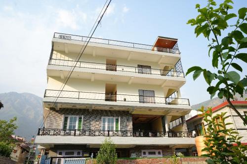 Mohal Apartment | LVMR Midtown Studio Apartment