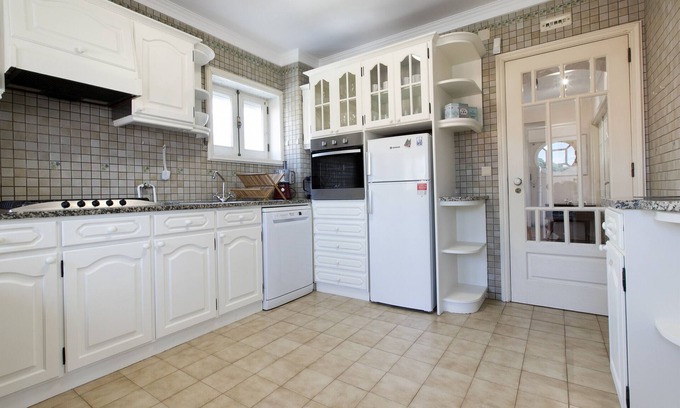 Praia Da Granja Villa | Seafront Villa with Heated Pool & Spa - Rated 9.6/10