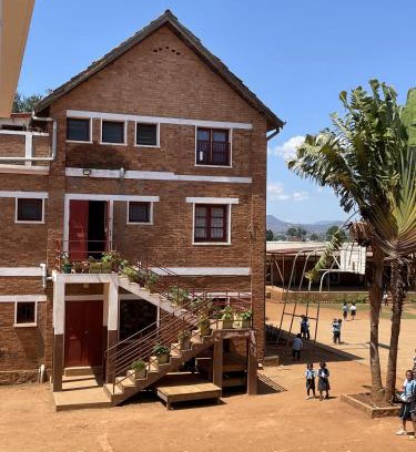 Antsirabe House | Experience the Unique Chambres d'hôtes du lycée Picot