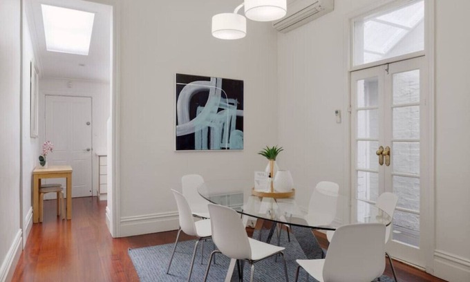 Carlton Apartment | Elegant Victorian Terrace on Lygon with Family-Friendly Perks
