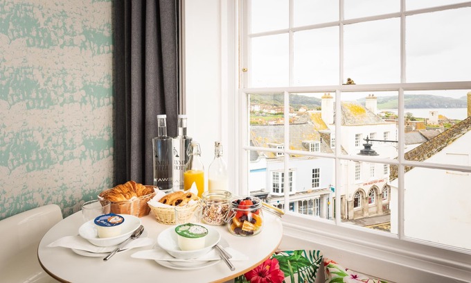 Lyme Regis Hotel | Inviting Lyme 1 Hotel: Rated 9.4 with Breakfast Included