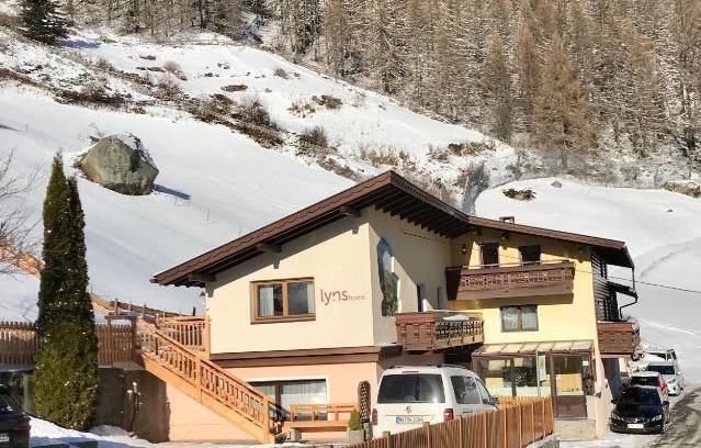 Soelden House | Relax at Lyns Home: Oceanfront Bliss with Top Reviews
