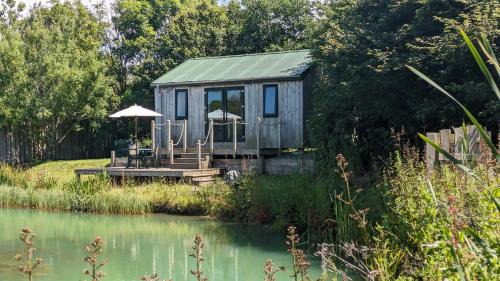 Bude Cabin | Unforgettable Stay at Lynstone Lakes with Delicious Breakfast