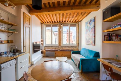 Griffon - Royale Apartment | Discover Nid de l'Opéra: Guest Rated 9/10 Stay Awaits