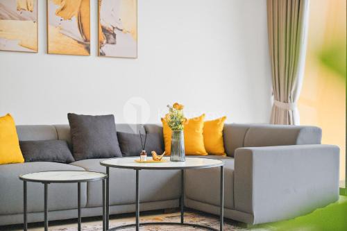 Cilandak Apartment | Relax at Lyra by Kozystay - Cilandak with Pool Access