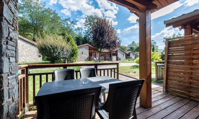 Montoulieu Apartment | Charming Lys des Pyrénées: Mountain View Chalet with Spa