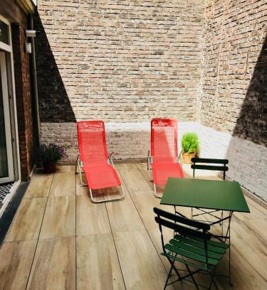 Guillemins Apartment | Inviting Lyves Two: Family-Friendly Stay with Breakfast