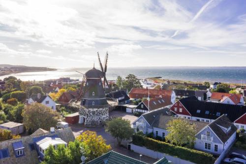 Viken Apartment | Elegant Retreat in Gamla Viken - 4-Star Family Friendly Stay