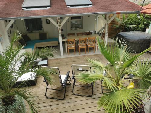 Balatonszarszo Villa | Májusfa: Guest Rated 9.7 with Family-Friendly Amenities