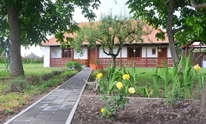Tiszababolna Apartment | Guest Rated 10/10 at Mákvirág Vendégház, Tiszabábolna