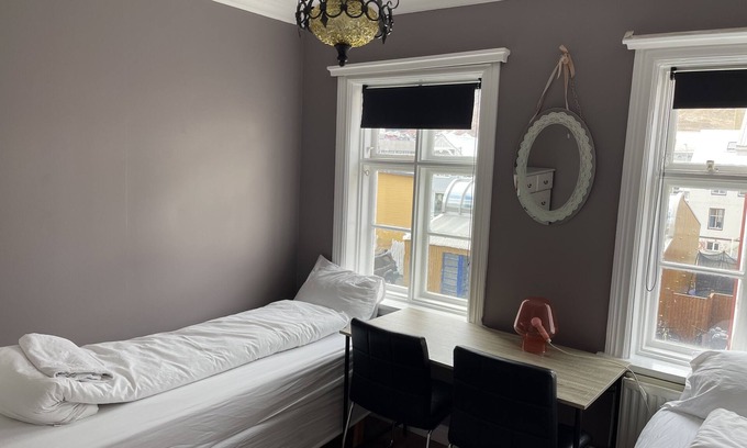 Isafjordur House | Cozy Mánagisting Guesthouse with Family-Friendly Amenities