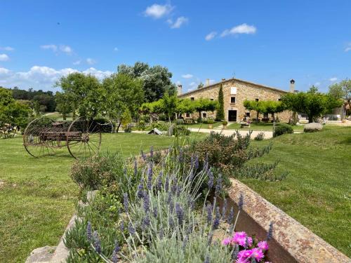 Caldes de Malavella Apartment | Experience Más Figueres: 4-Star Stay with Hot Tub & Pets Welcome