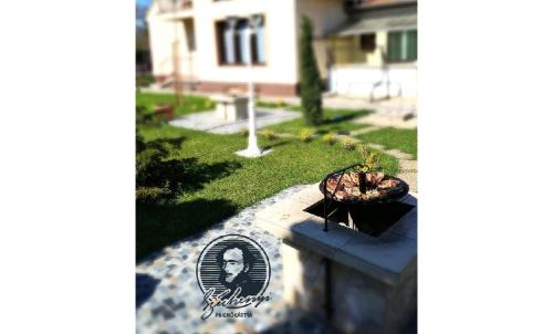 Gyula House | Pet-Friendly Máté Holiday House: Rated 9/10 by Guests