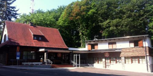 Matrahaza Bed & Breakfast | Pet-Friendly Getaway at Mátraházai Üdülőház, Rated 9.3