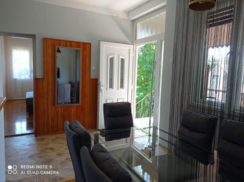 Vonyarcvashegy Apartment | Guest Rated Mátyás király Apartman - Family-Friendly Escape