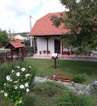Tard House | Pet-Friendly Mátyás Madár Vendégház: Guest Rated 10/10