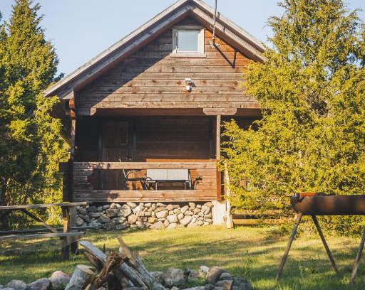 Suuresadama House | Pet-Friendly Männiliiva Puhkemaja with High Guest Ratings