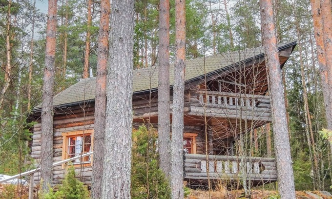 Raakkyla House | Relaxing Mäntyniemi Retreat with Spa and Family Amenities