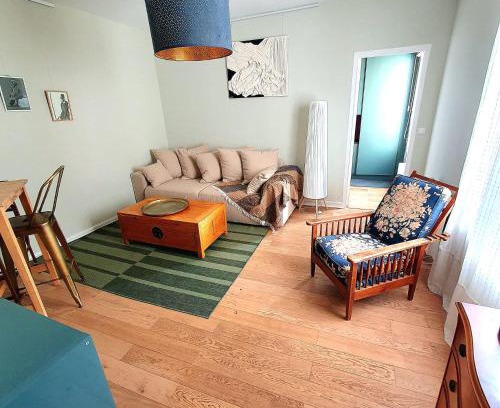 Le Kremlin-Bicetre Apartment | Discover Mélissa Ibiza: Guest Rated 9.5, Family-Friendly Stay