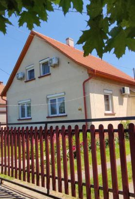 Tiszaszolos House | Guest Rated 10/10 at Mézeskuckó: Family-Friendly Retreat