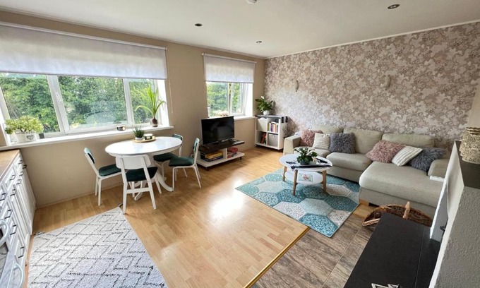 Papsaare Apartment | Cozy Haven: Pet-Friendly Apartment with Great Guest Ratings