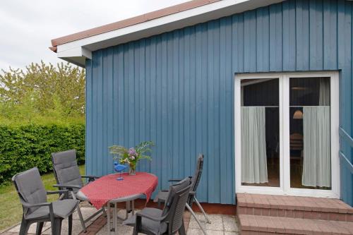Meschendorf House | Oceanfront Retreat: Möve Aba Bungalow 67 with Pet-Friendly Perks