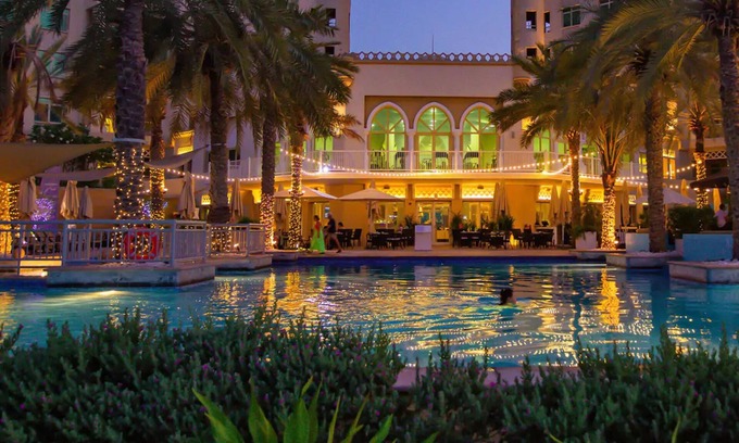Jumeirah Lake Towers Hotel | Experience Mövenpick Hotel Jumeirah Lakes Towers with Spa & Pool